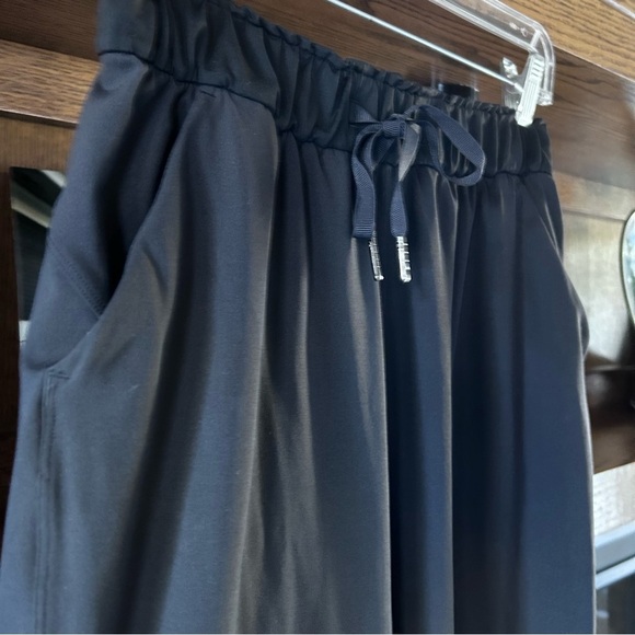 Lululemon Keep Moving Pants | Black | Size 4 - Picture 7 of 14